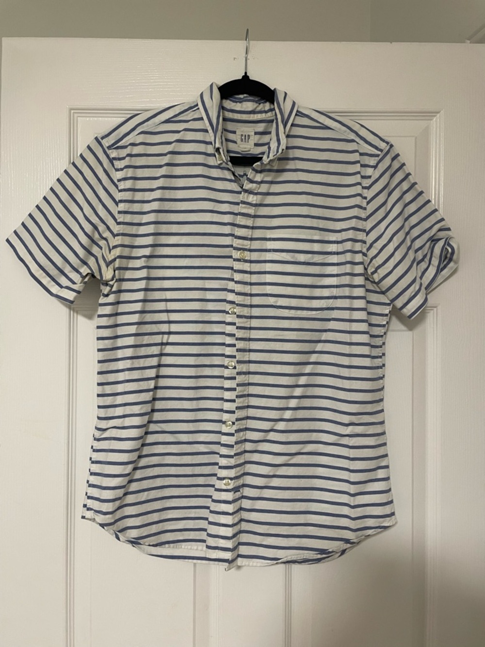 GAP Men’s 100% Cotton Short Sleeve Button-Down